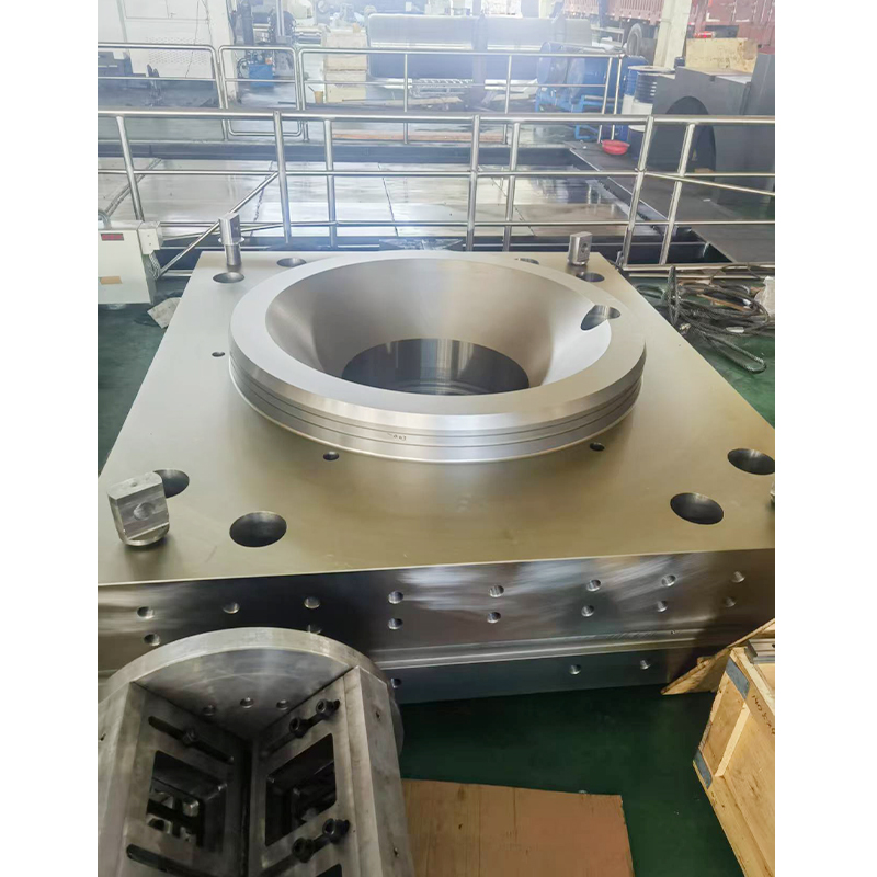 How does the design of the internal flow channels of a hydraulic cylinder relate to oil flow efficiency and pressure loss?